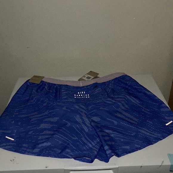 Nike Running Division shorts 5”. - Picture 8 of 13